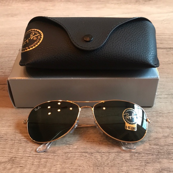 Ray-Ban Accessories - NWT: Ray-Ban Aviator Sunglasses Gold Frame